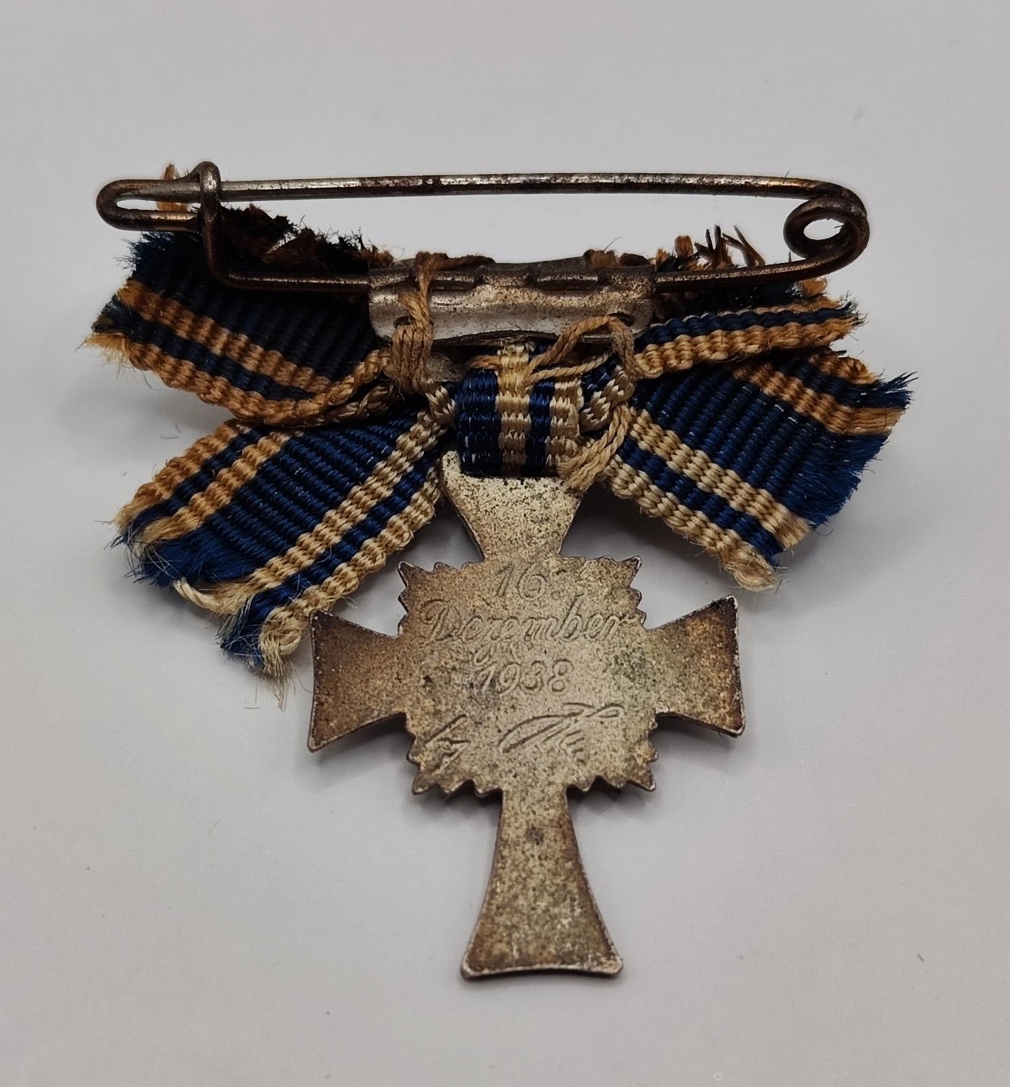 MINIATUR MUTTERKREUZ - 2. STUFE SILBER - AN DAMENSCHLEIFE - ORDEN