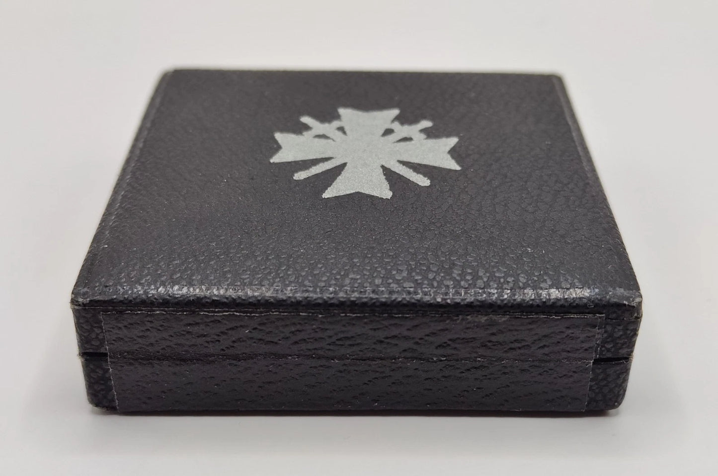 KRIEGSVERDIENSTKREUZ MIT SCHWERTER - 1 KLASSE - 1939 - ORDEN