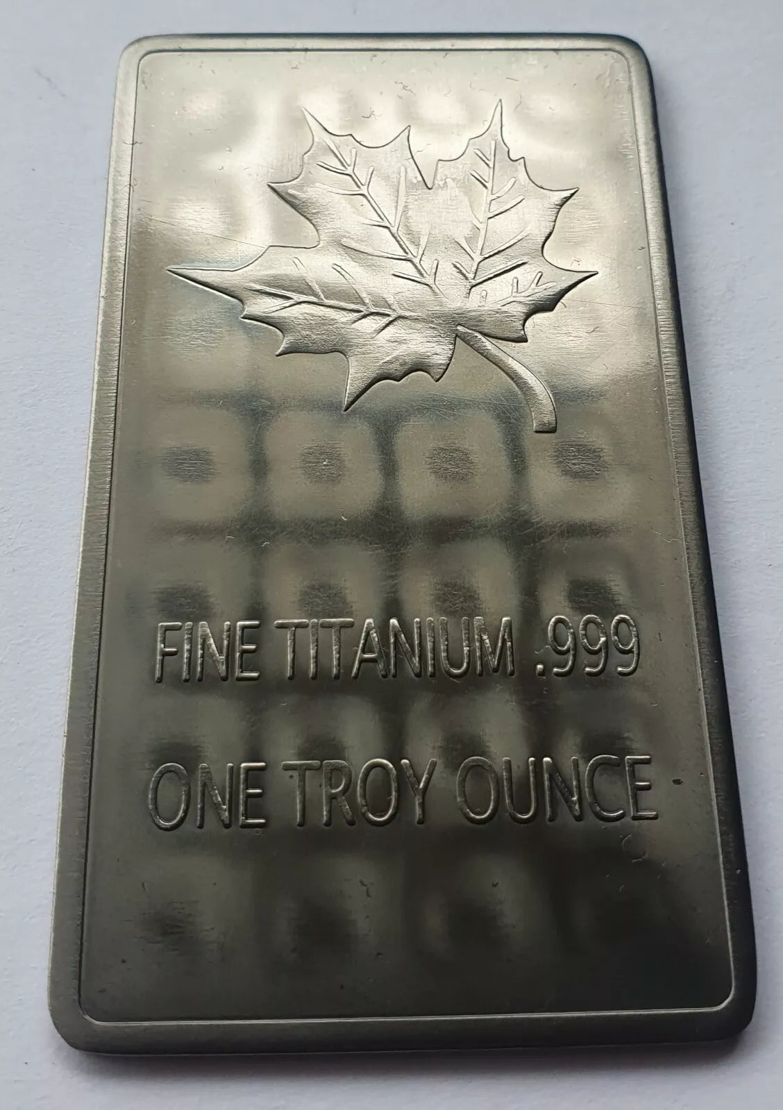 1 UNZE TITANIUM BARREN - KANADA MAPLE LEAF