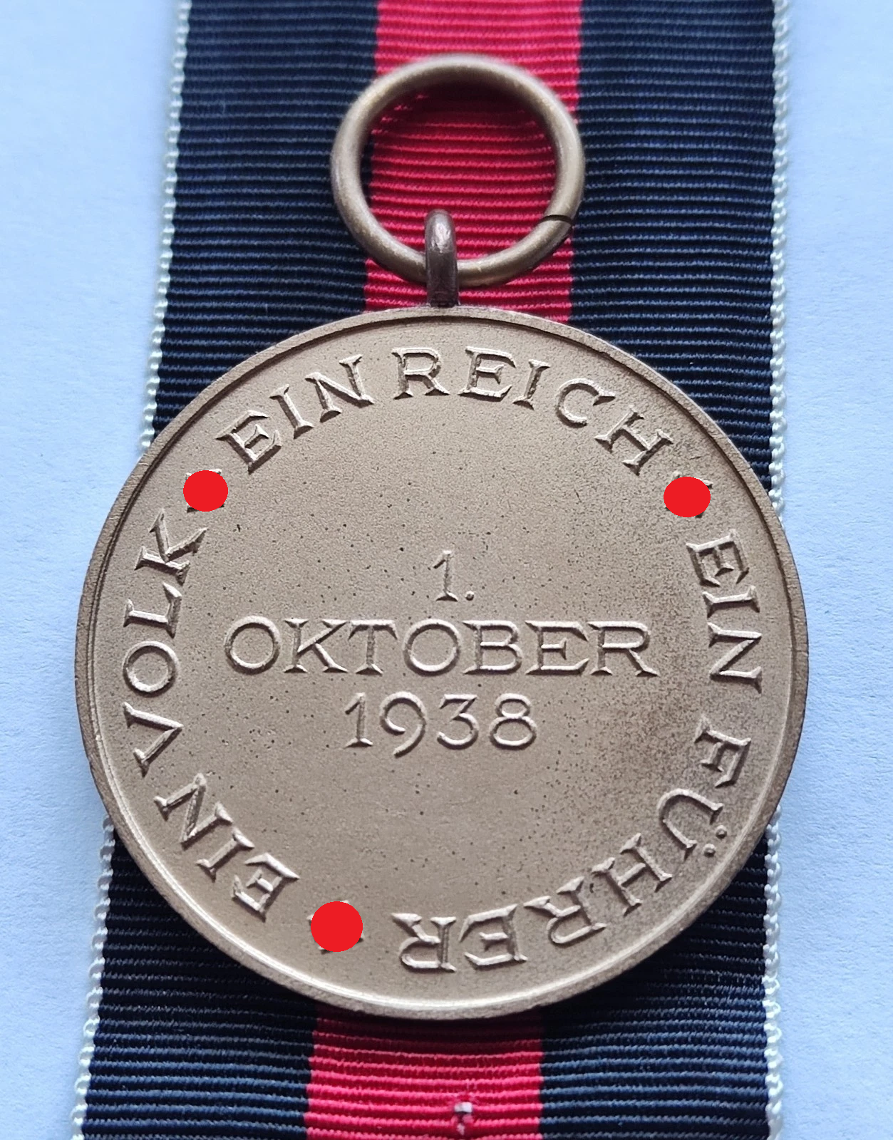 MEDAILLE - ERINNERUNG AN DEN STUDETENLAND-ANSCHLUSS - 1. OKTOBER 1938 - MIT BANDABSCHNITT - ORDEN