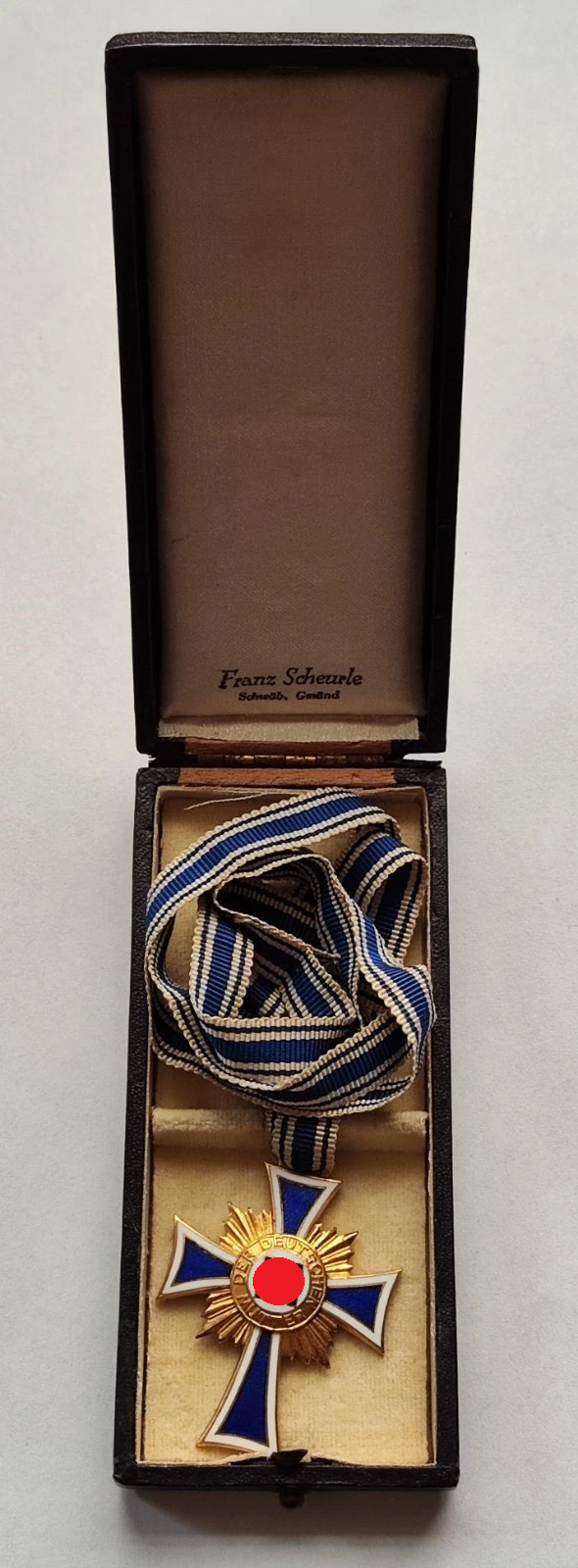 MUTTERKREUZ - 1. STUFE GOLD - ORIGINAL ETUI - AM LANGEN BAND - ORDEN