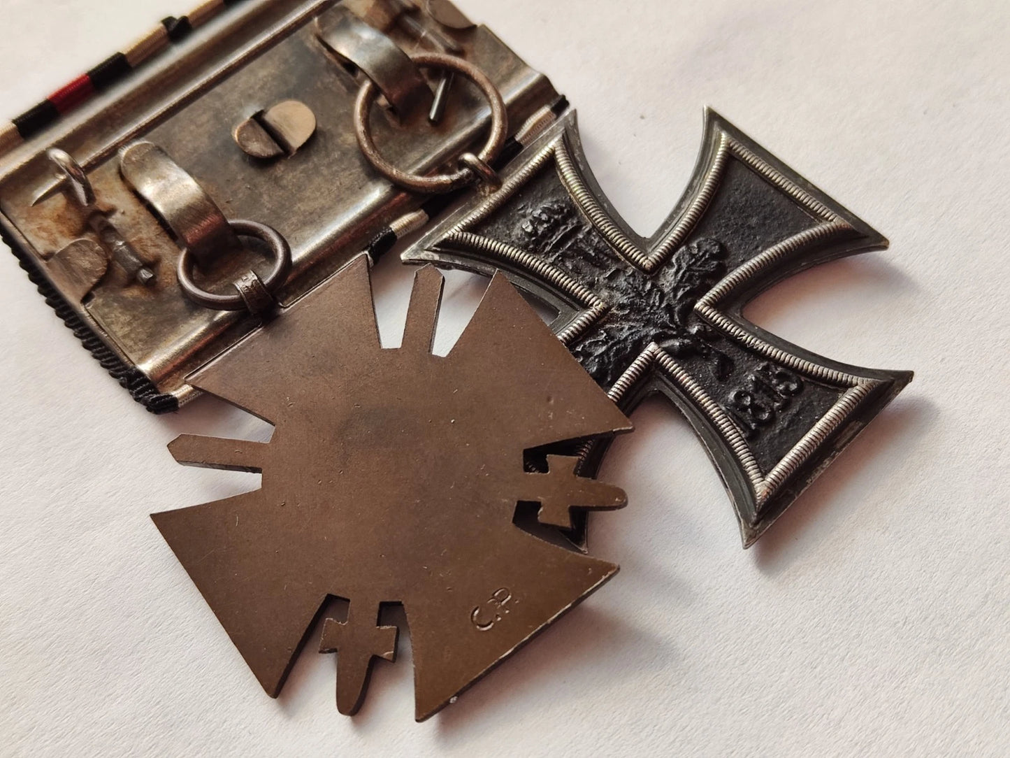 2 ORDEN - EISERNES & FRONTKÄMPFER KREUZ - ORDENSSPANGE & FELDSPANGE
