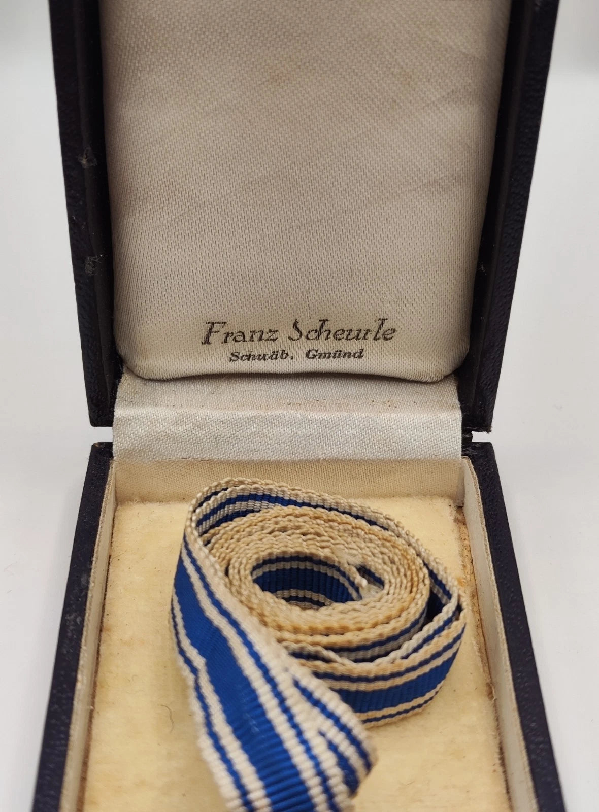 MUTTERKREUZ - 1. STUFE GOLD - ORIGINAL ETUI - AM LANGEN BAND - ORDEN