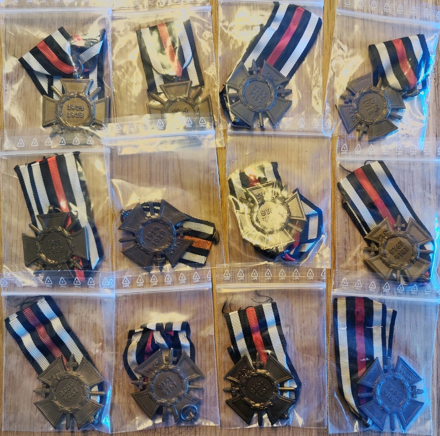 1 x FRONTKÄMPFERKREUZ 1914/1918 - AM BAND - ORDEN