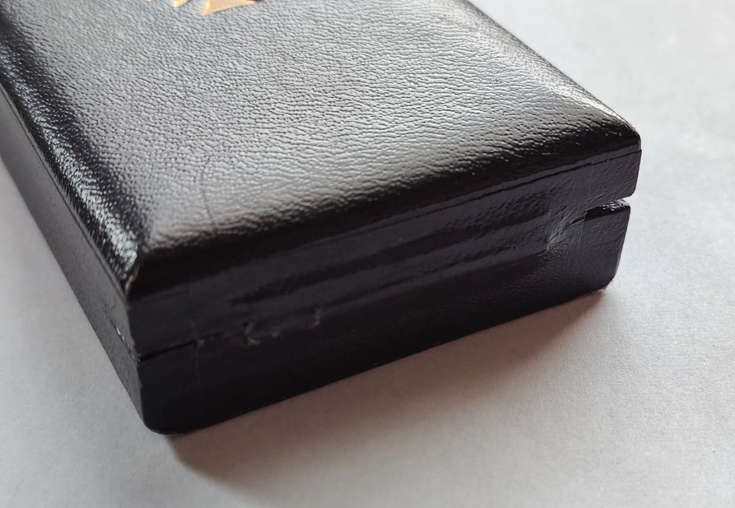 MUTTERKREUZ - 1. STUFE GOLD - ORIGINAL ETUI - AM LANGEN BAND - ORDEN