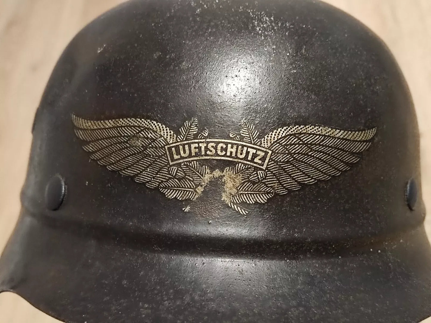 ORIGINALER M40 LUFTSCHUTZ HELM / STAHLHELM - WK II - WEHRMACHT - GUTER ZUSTAND