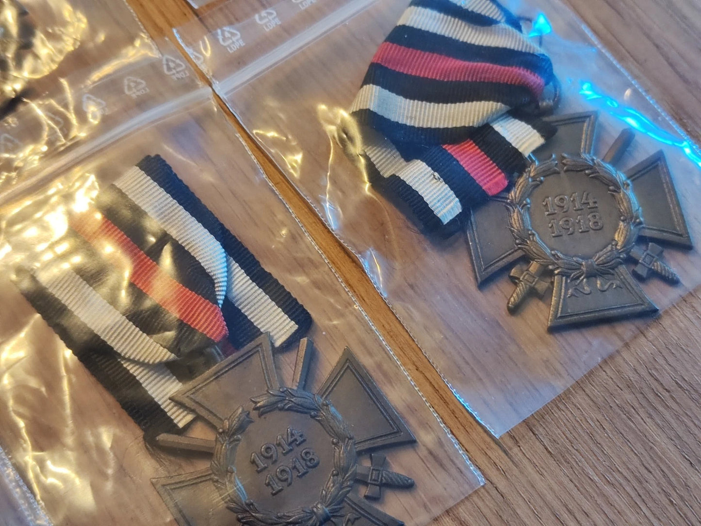 1 x FRONTKÄMPFERKREUZ 1914/1918 - AM BAND - ORDEN