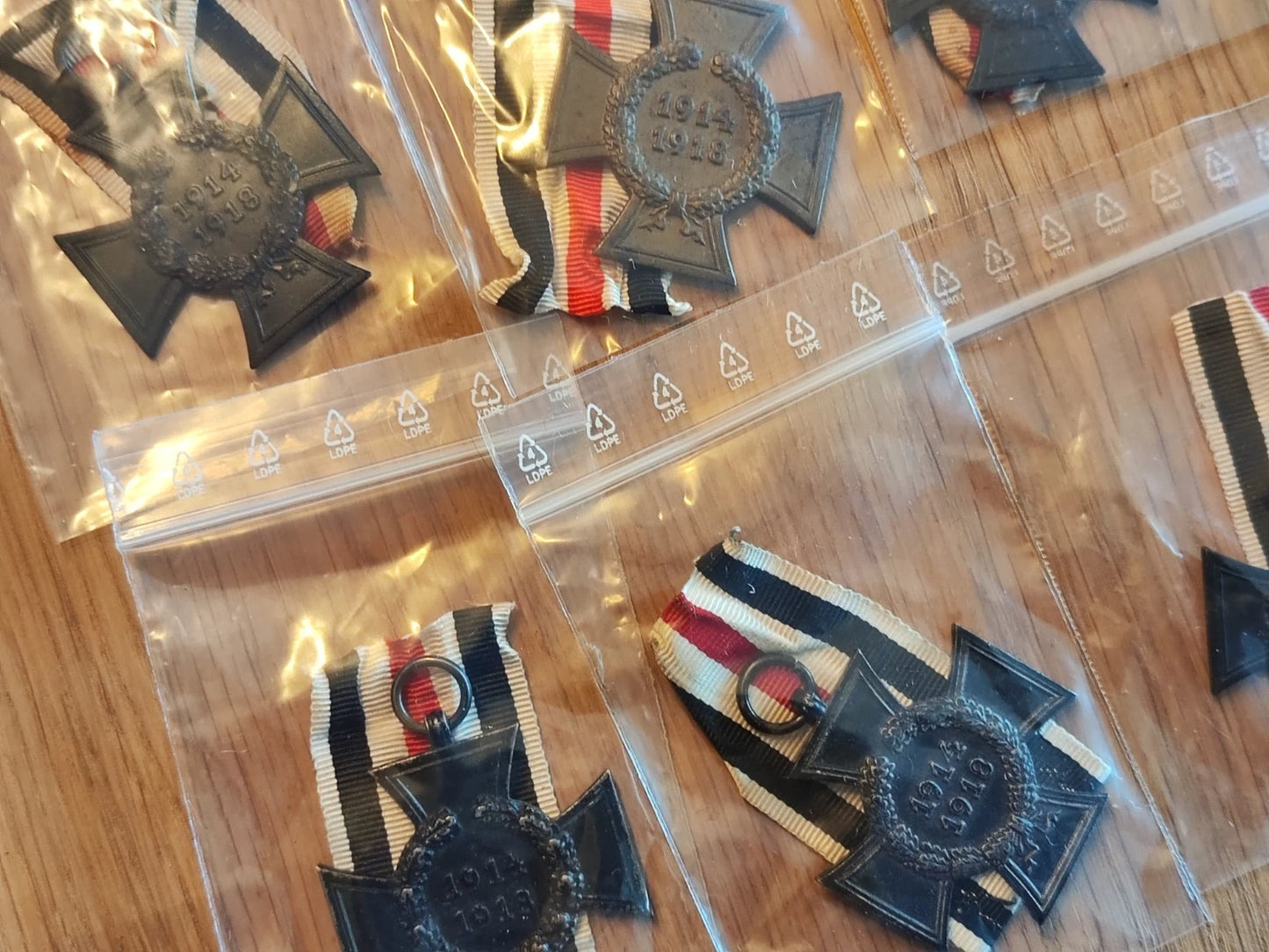 1 x WITWENKREUZ 1914/1918 - MIT BANDABSCHNITT - ORDEN