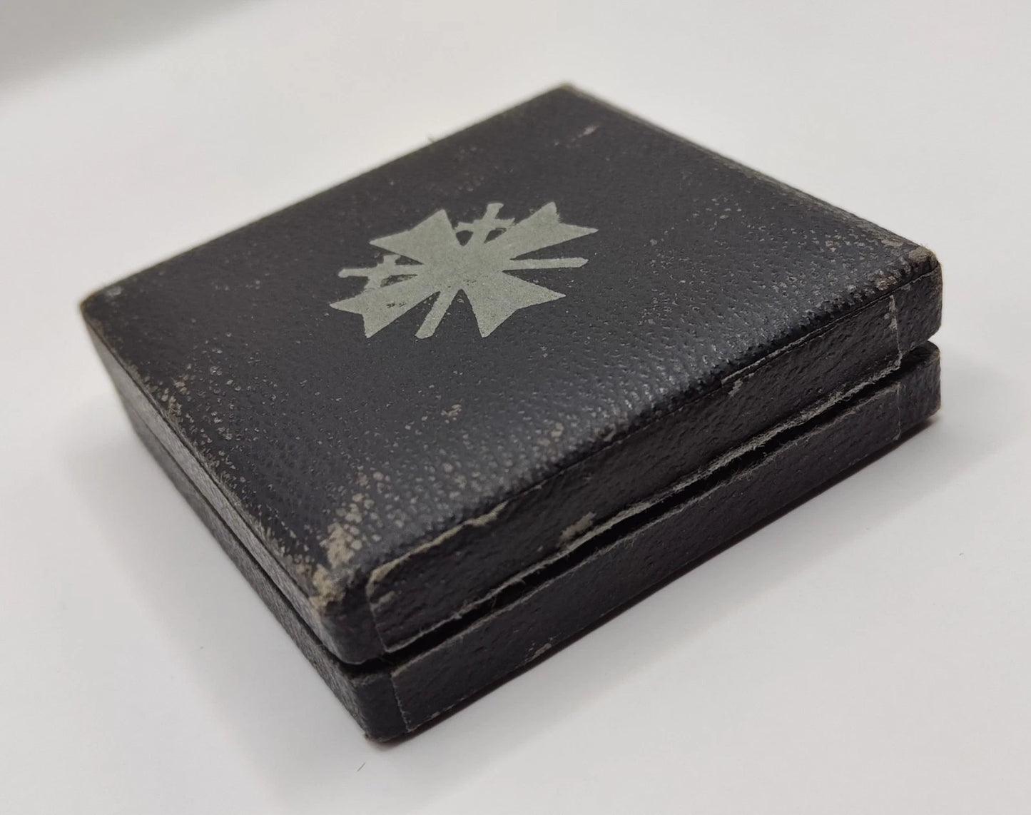 KRIEGSVERDIENSTKREUZ MIT SCHWERTER - 1 KLASSE - 1939 - ORDEN