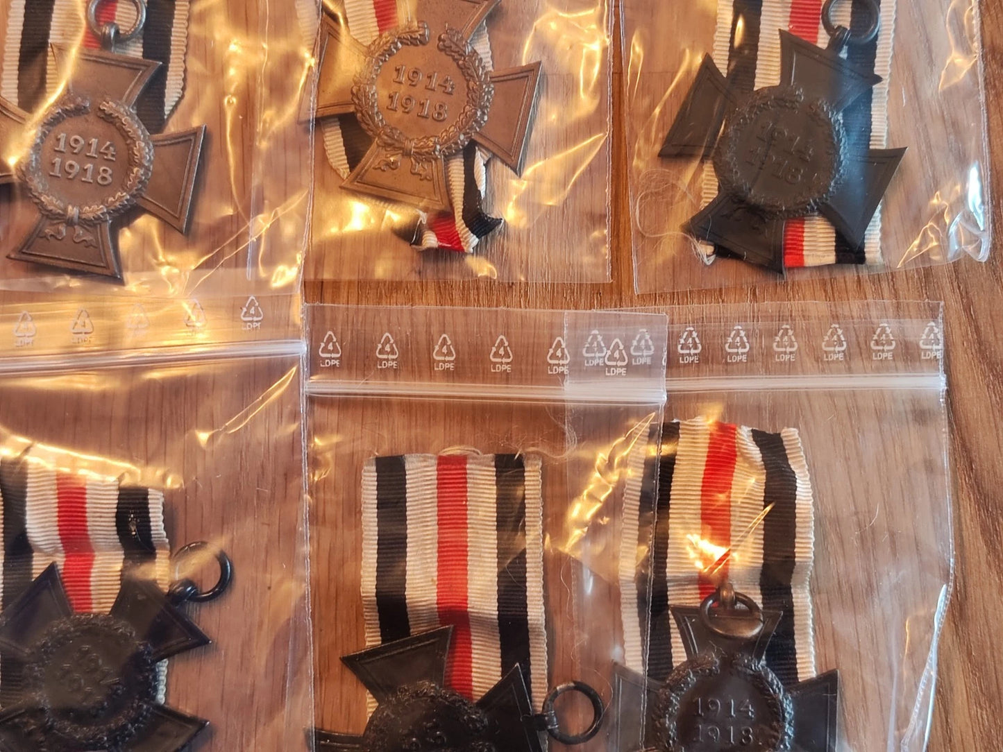 1 x WITWENKREUZ 1914/1918 - MIT BANDABSCHNITT - ORDEN