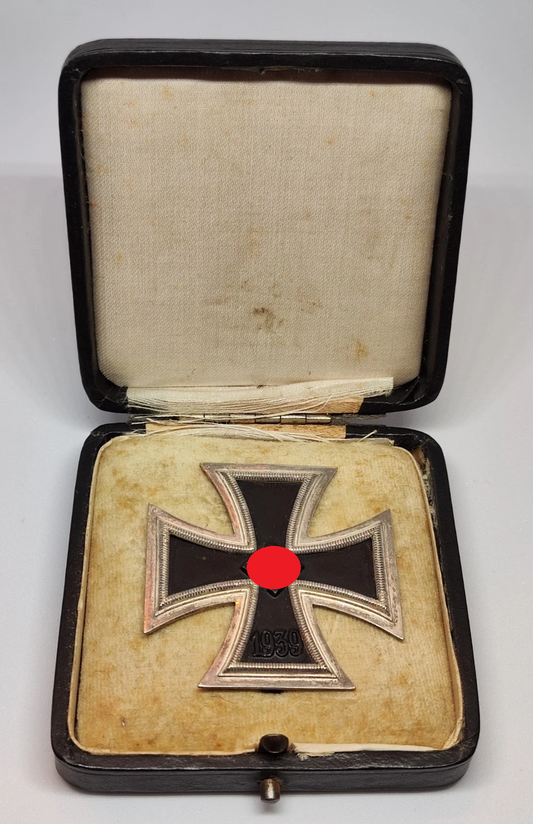 EISERNES KREUZ - 1. KLASSE 1939 - HERSTELLER L/11 - MIT ETUI - ORDEN
