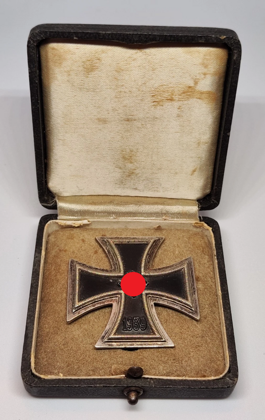 EISERNES KREUZ - 1. KLASSE 1939 - HERSTELLER 15 - MIT ETUI - ORDEN