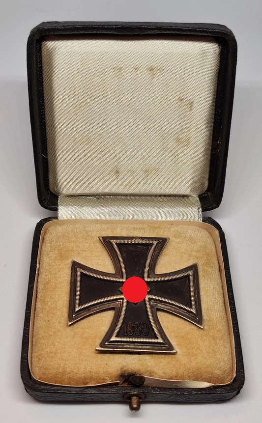 EISERNES KREUZ - 1. KLASSE 1939 - HERSTELLER L/11 - MIT ETUI - ORDEN