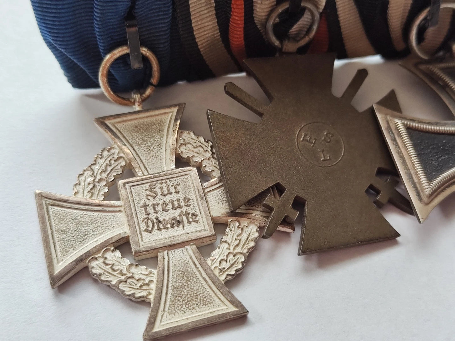 3 ORDEN SPANGE - EISERNES KREUZ + FRONTKÄMPFERKREUZ + 25 JAHRE TREUEDIENST