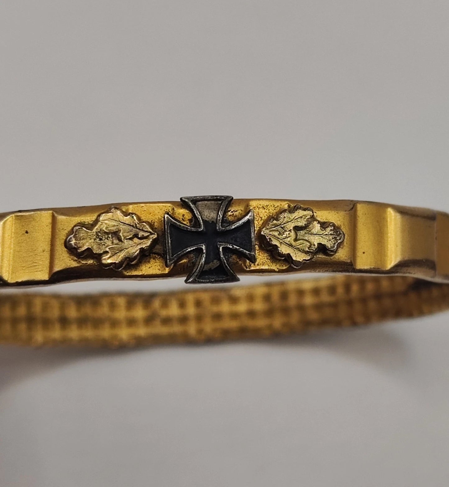 GRANATHÜLSEN ARMREIFEN - EISERNES KREUZ - HERSTELLER DRGM & KJAG - WK I  -1914