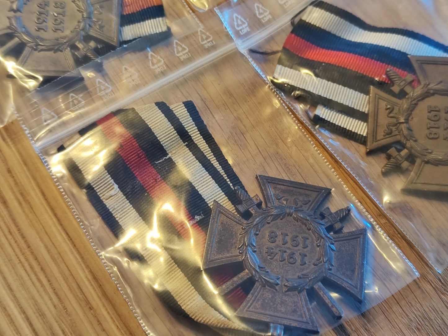 1 x FRONTKÄMPFERKREUZ 1914/1918 - AM BAND - ORDEN