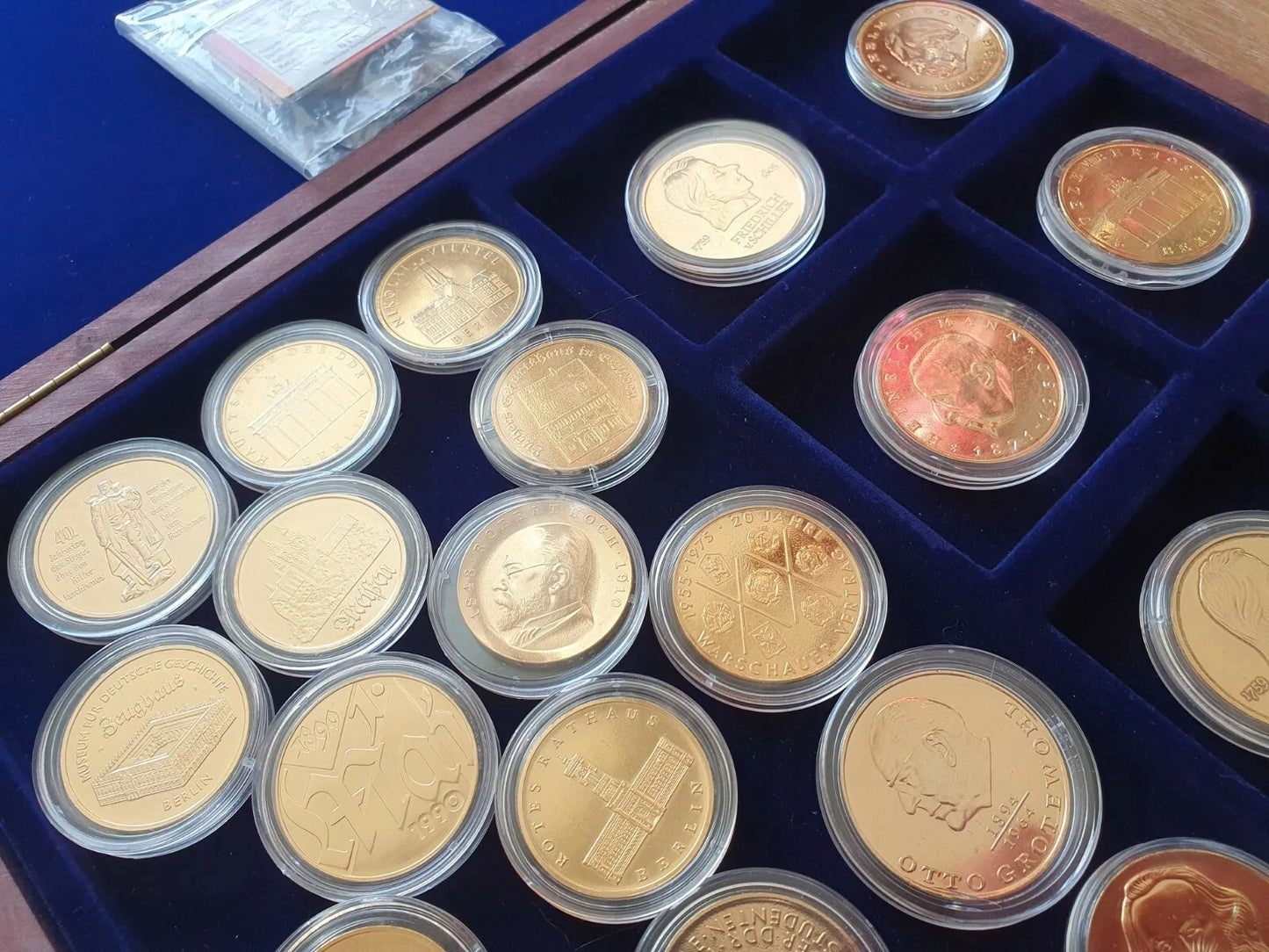 23 DDR Mark Münzen - 24 Karat Gold vergoldet