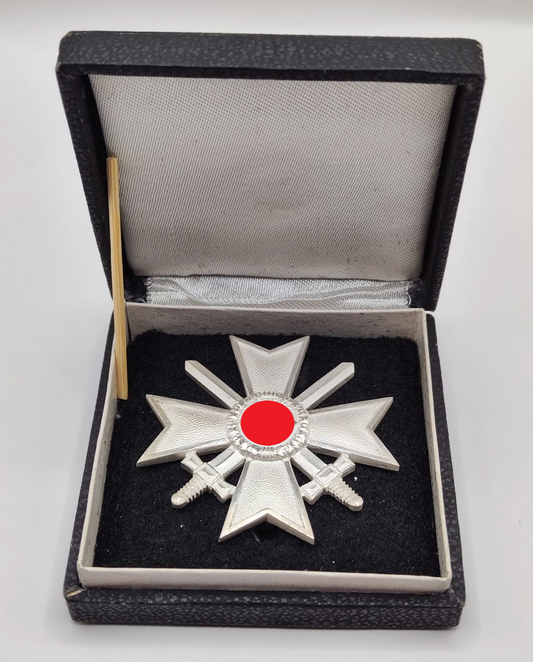 KRIEGSVERDIENSTKREUZ MIT SCHWERTER - 1 KLASSE - 1939 - ORDEN