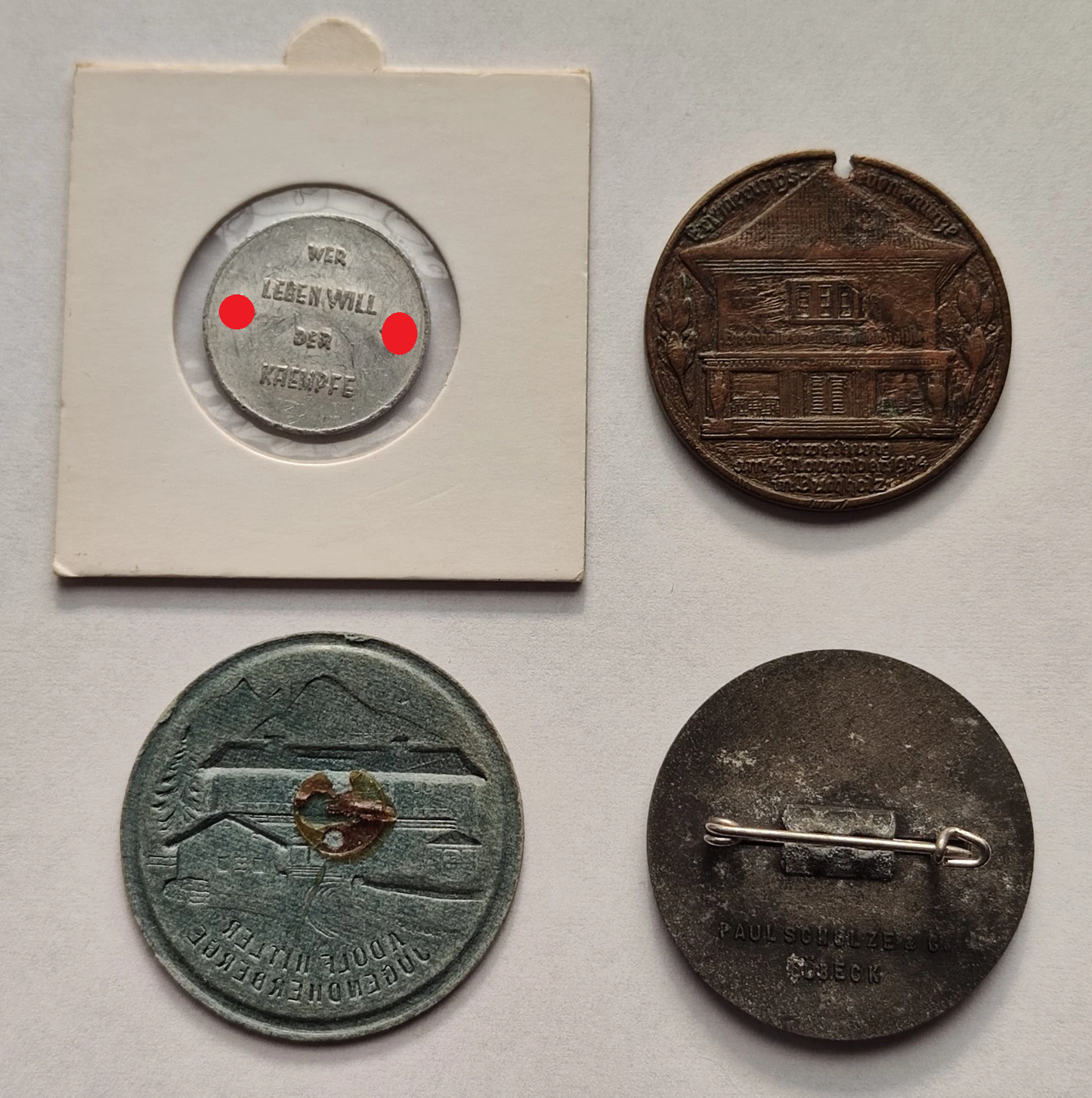 DIVERSE MEDAILLEN & PINS - ADOLF HITLER - ORDEN