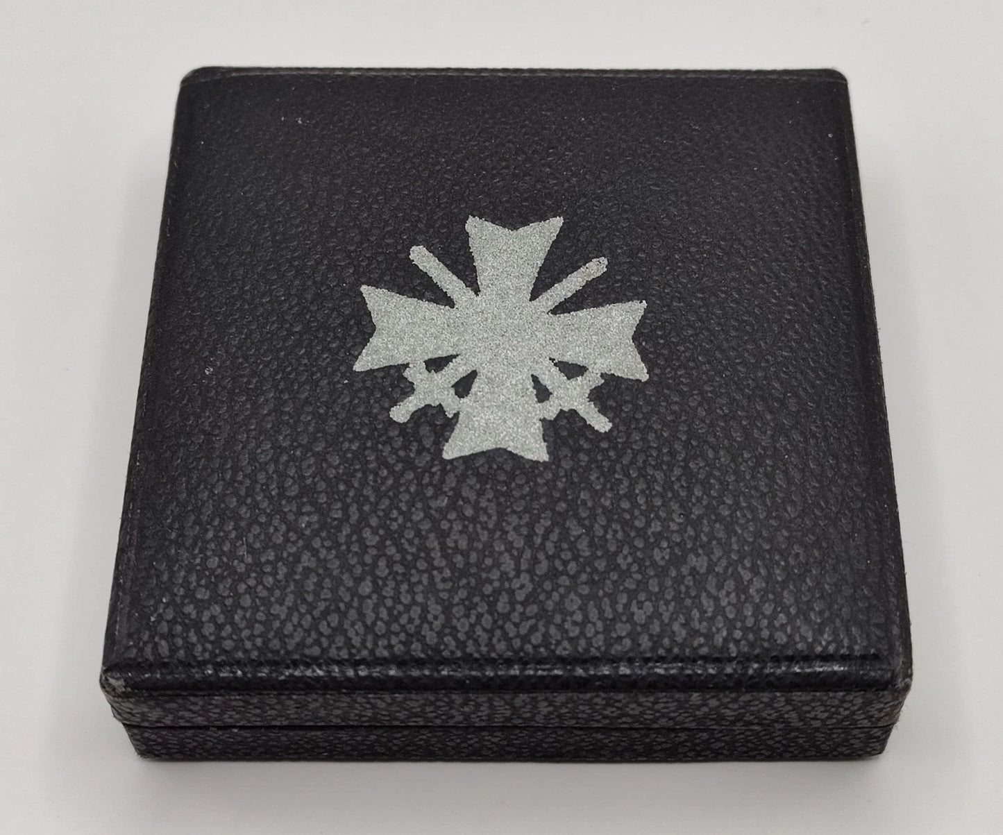 KRIEGSVERDIENSTKREUZ MIT SCHWERTER - 1 KLASSE - 1939 - ORDEN