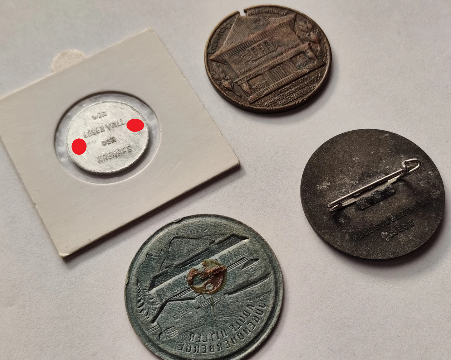 DIVERSE MEDAILLEN & PINS - ADOLF HITLER - ORDEN